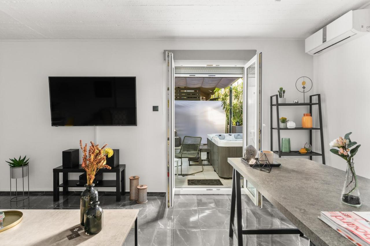 Luxe House In Glyfada With Spa Near Metro Station C8 Athén Kültér fotó